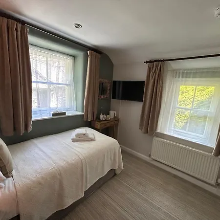 Yewfield Vegetarian *