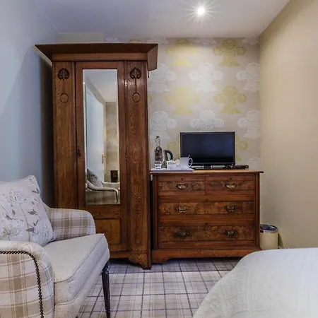 Yewfield Vegetarian Bed and breakfast